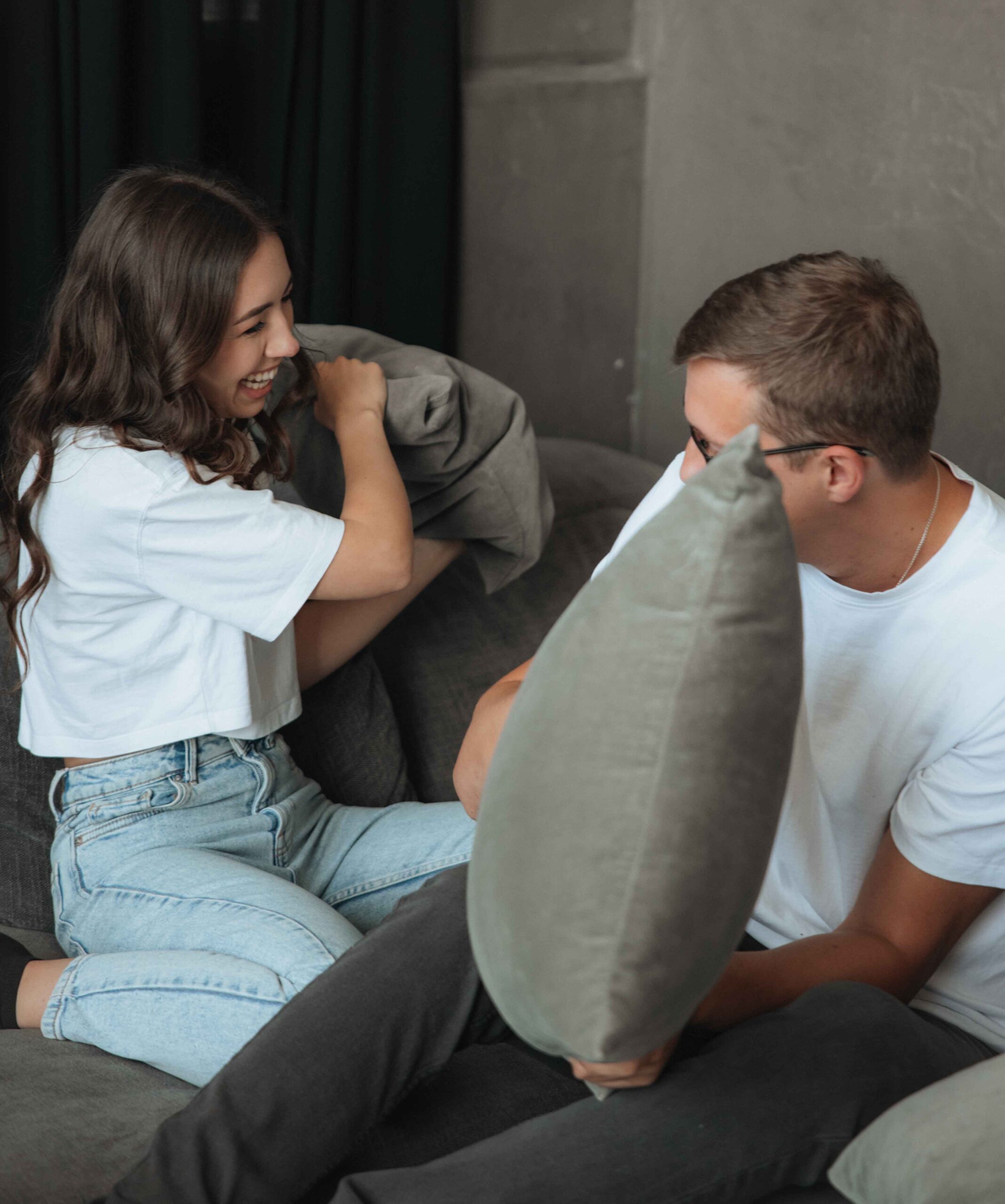 couple pillow fight fun photoshoot vilnius lithuania