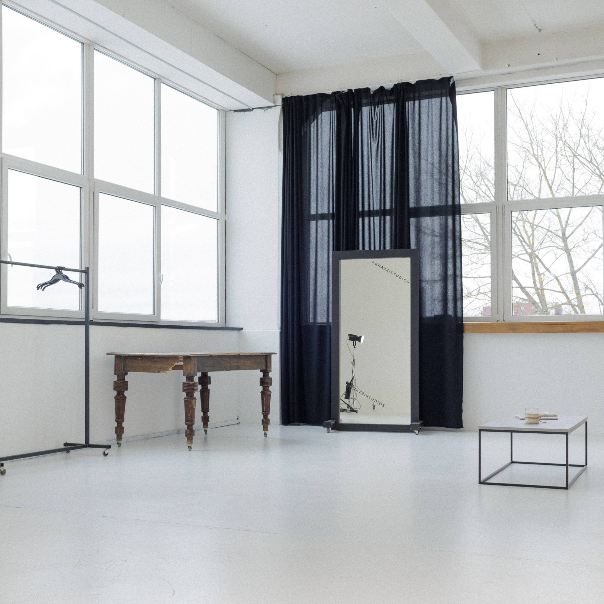 brazzi studio a hall