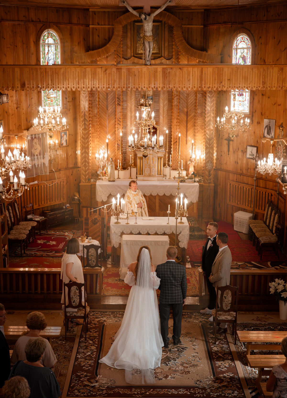 baznytinė vestuvių santuokos ceremonija