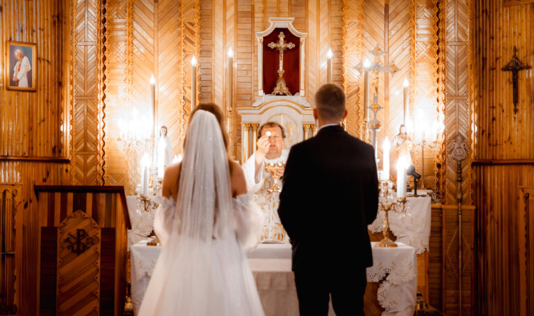 vestuvių ceremonija dieveniškių bažnyčioje