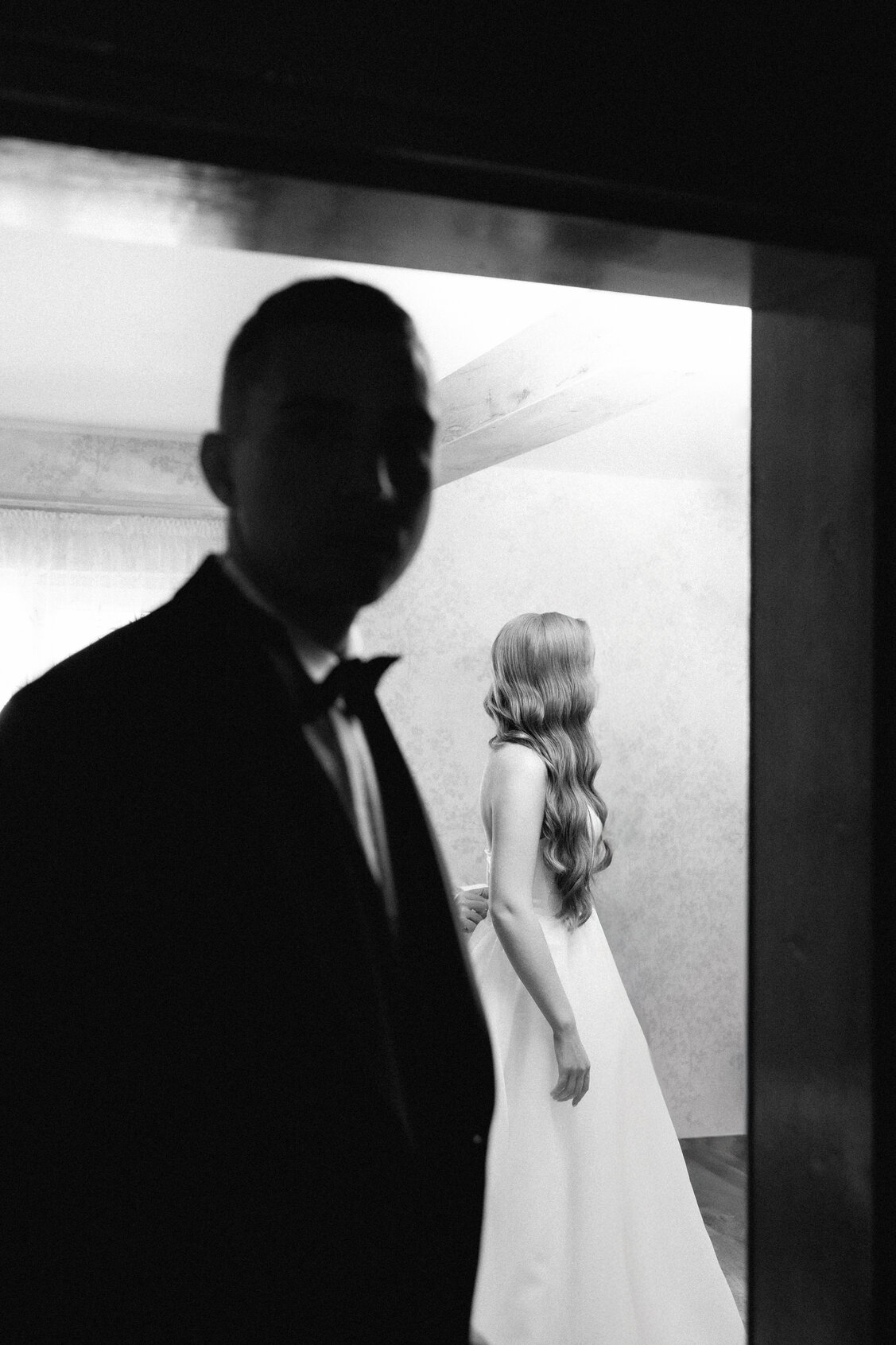 wedding morning preparations at parents house