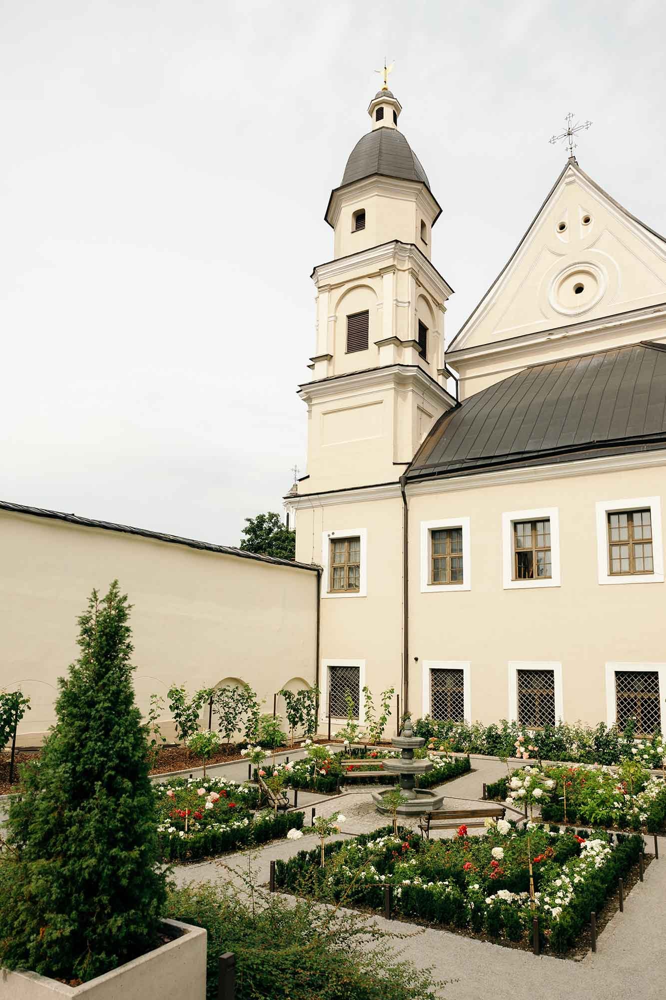 ausros vartai garden vilnius spots
