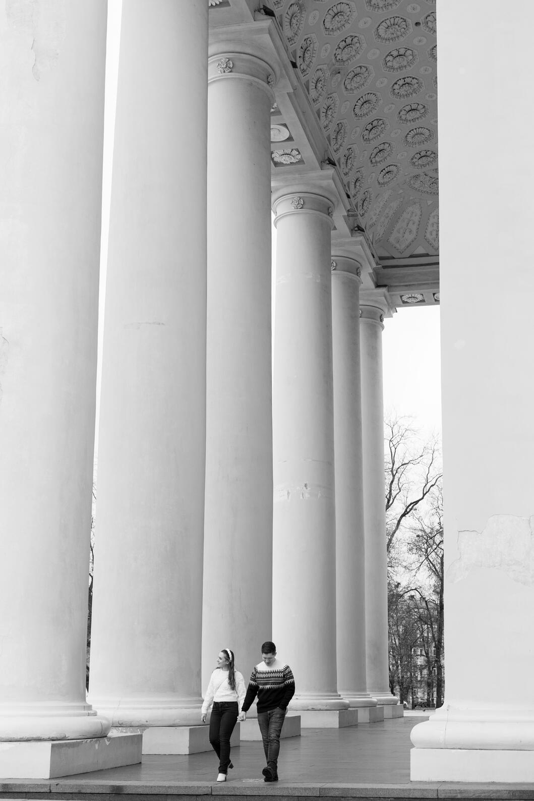 couple exploring vilnius cathedral architecture