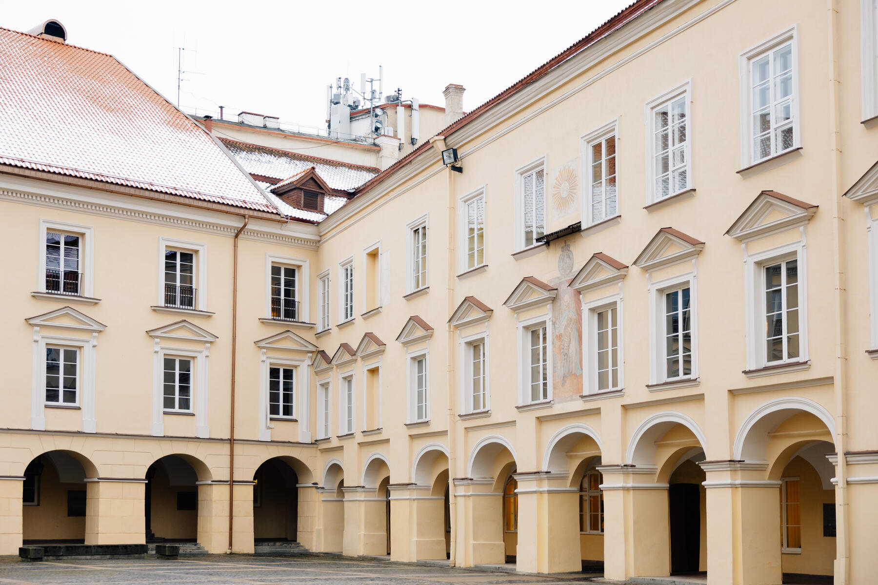 vilnius photoshoot places coutyard oldtown