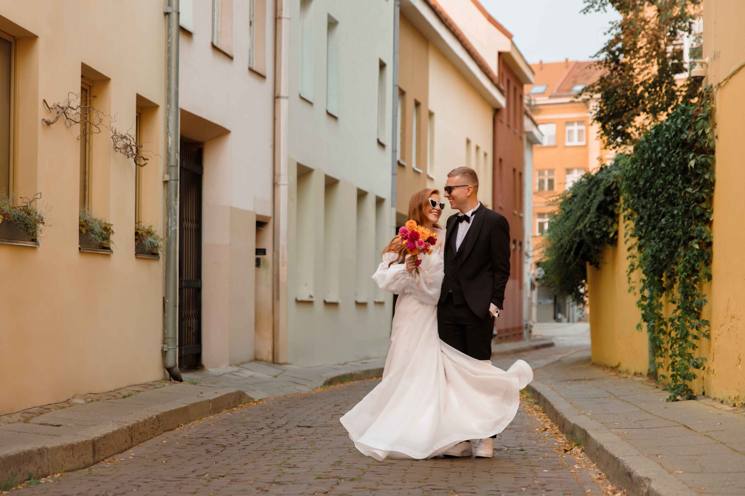 wedding in colorful vilnius oldtown streets