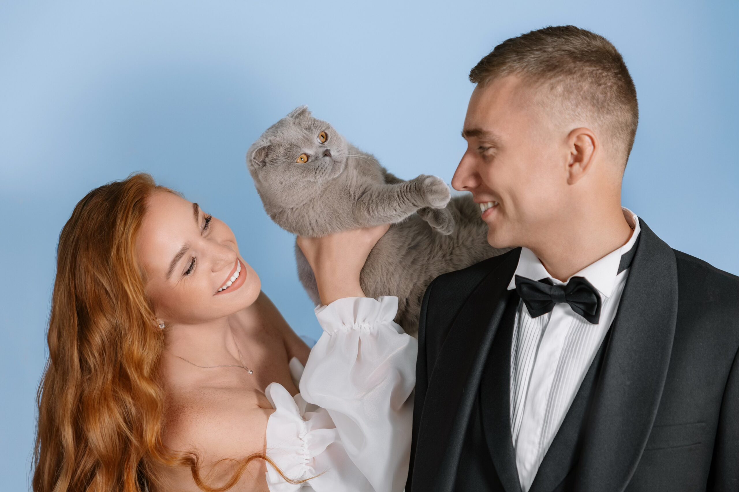 cat pet on your wedding day couple photo