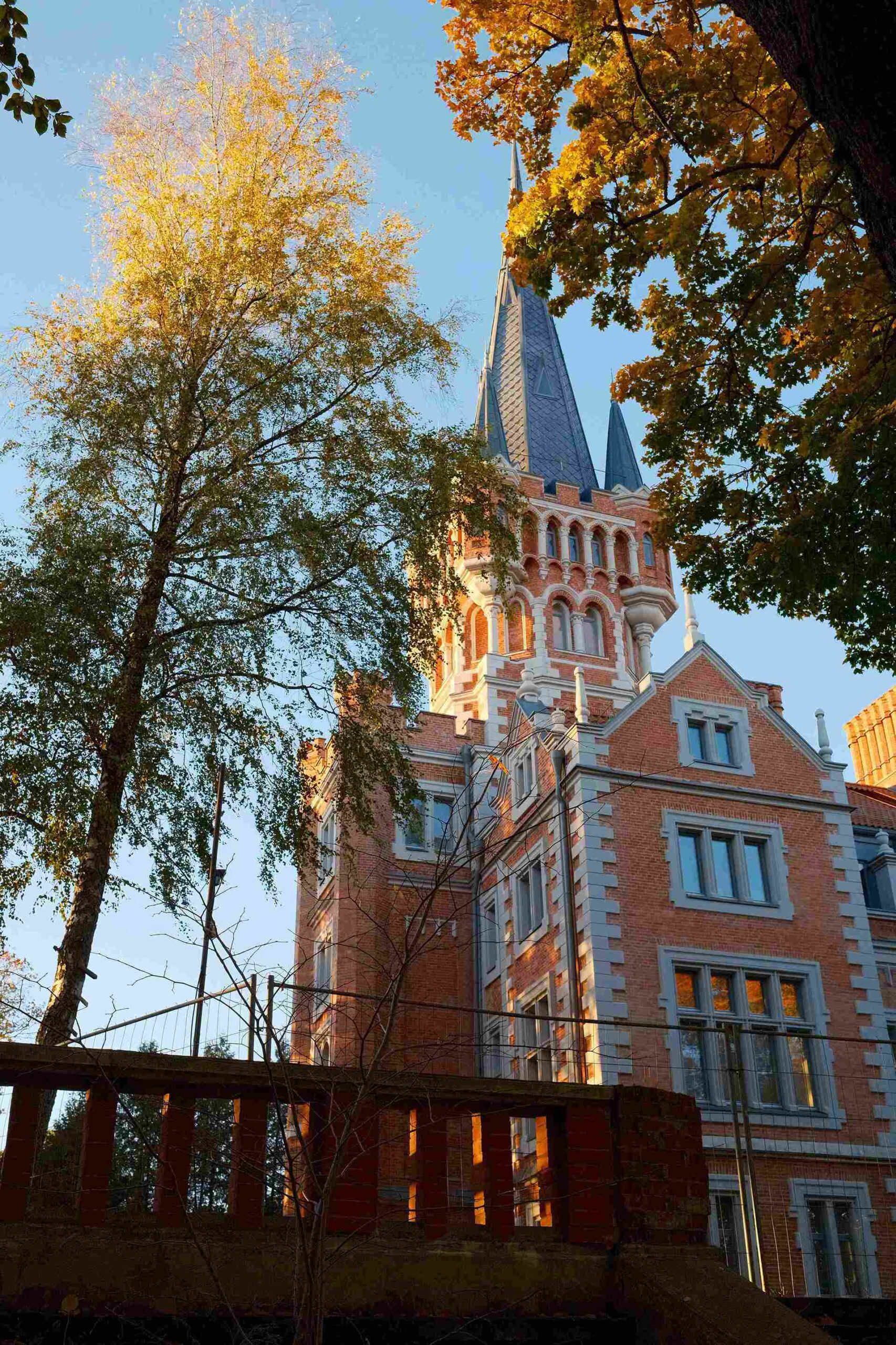 letvario dvaras ir auksinis ruduo