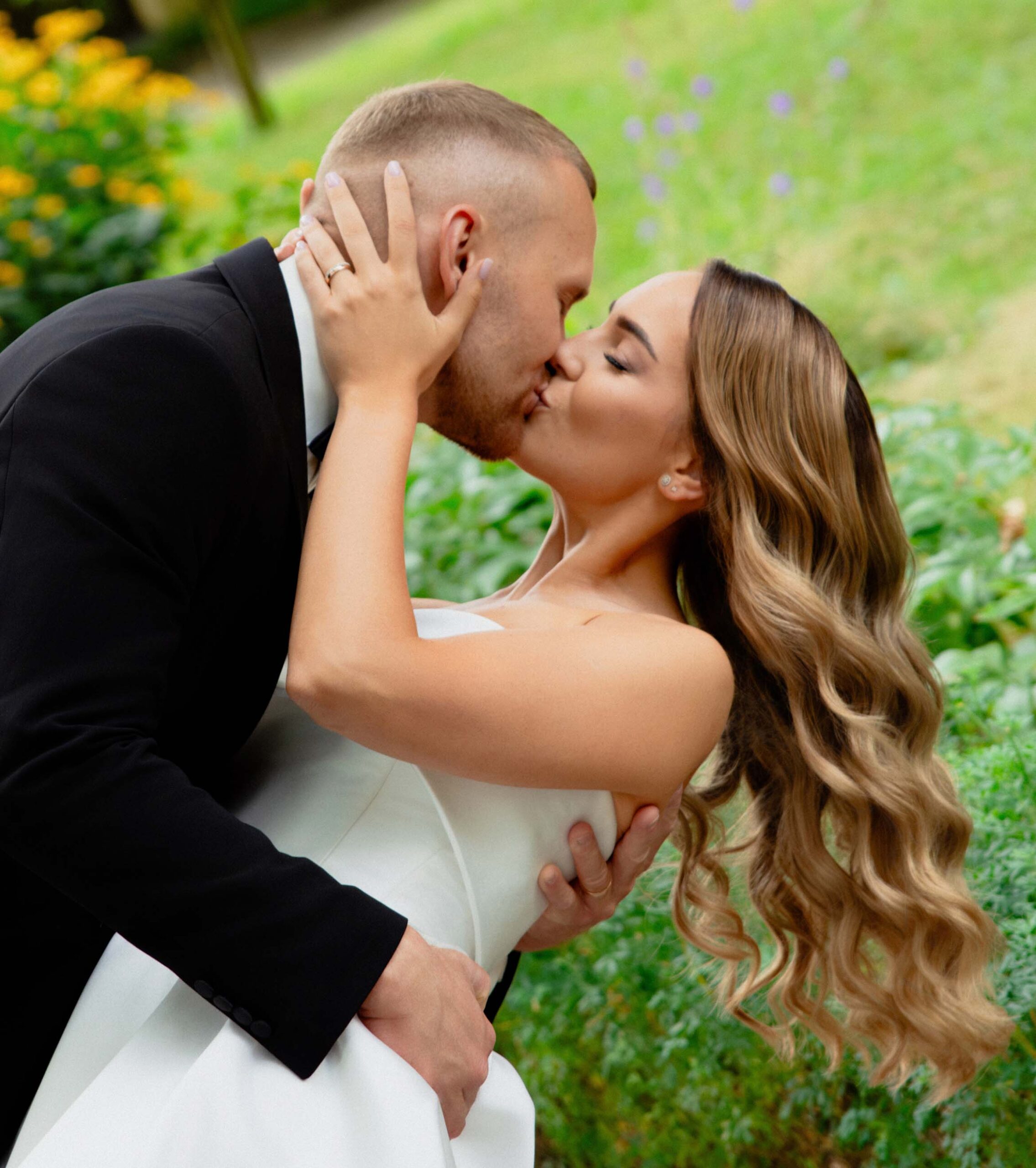 kaunas photoshoot in park wedding day