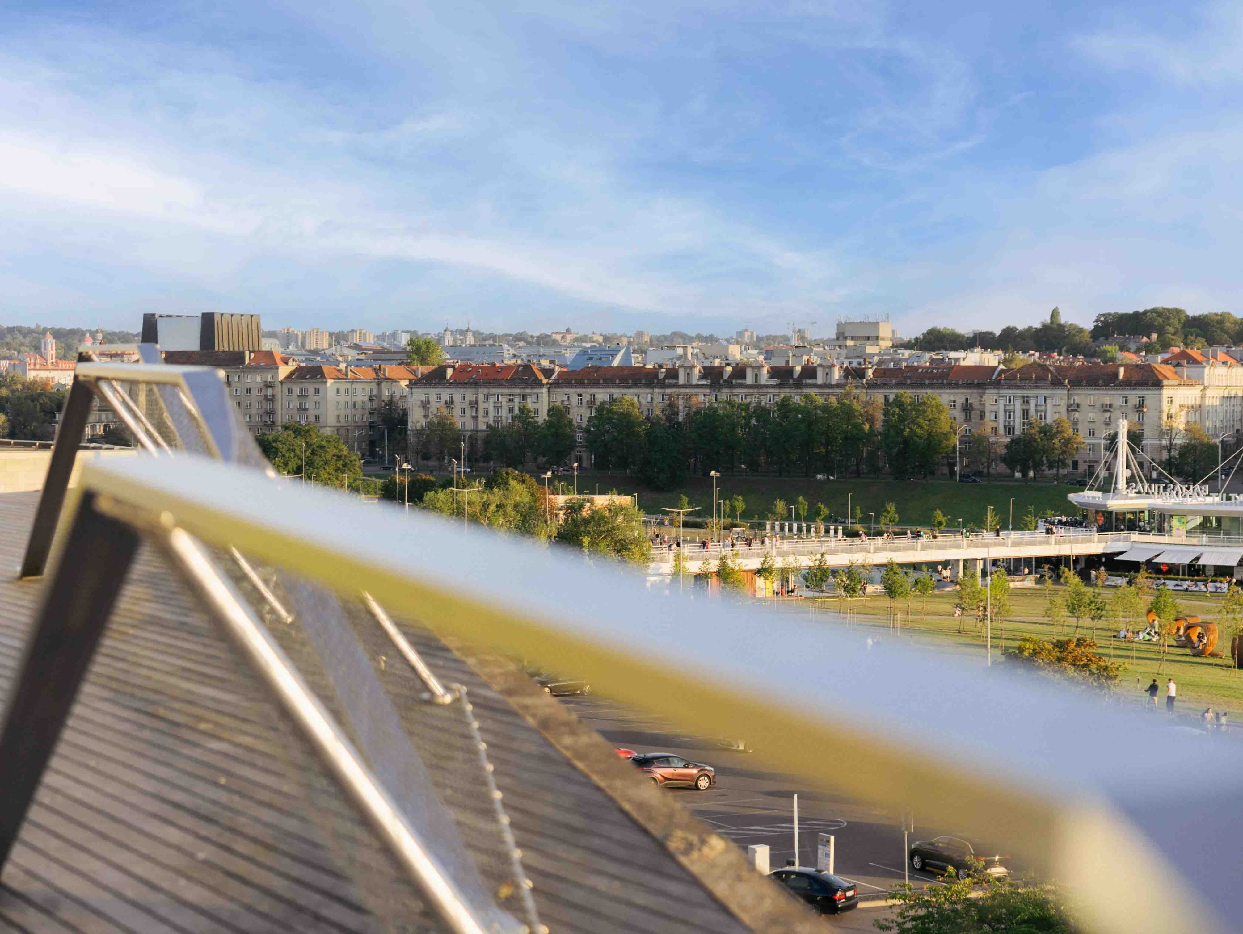 panorama nuo swedbank terasos baltasis tiltas