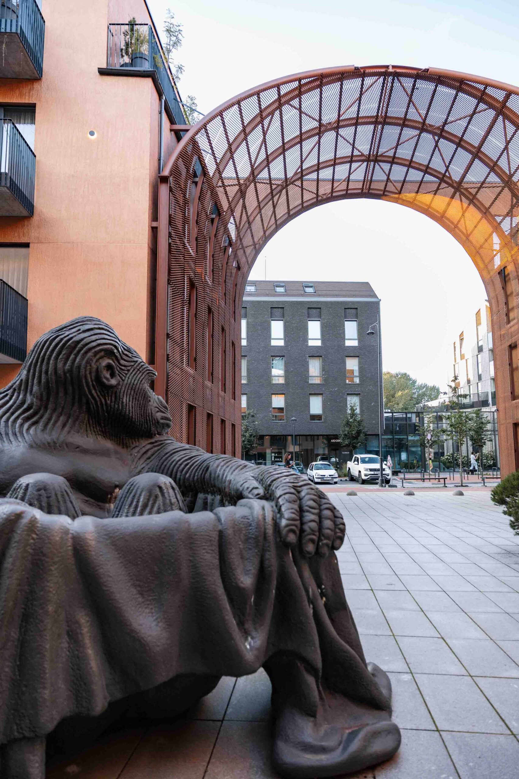 paupis vilnius bedziones skulptura