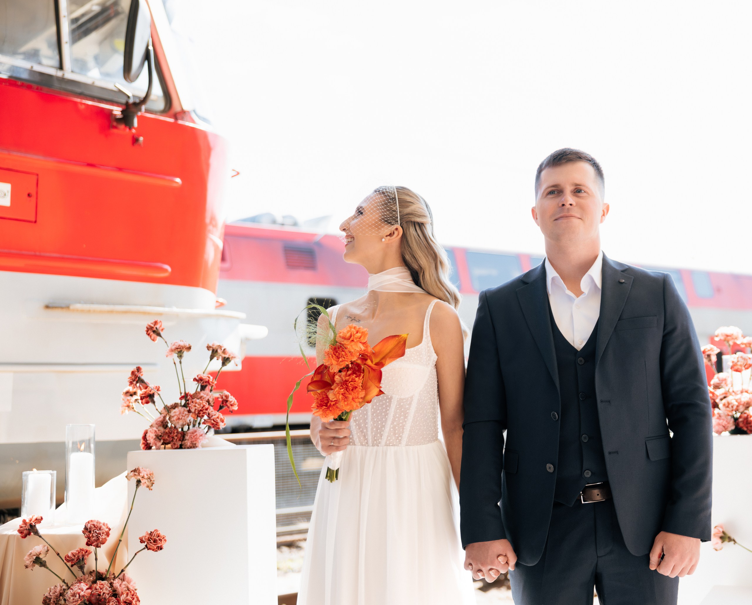 auksines valandos vestuviu fotosesija laukuose tikros emocijos