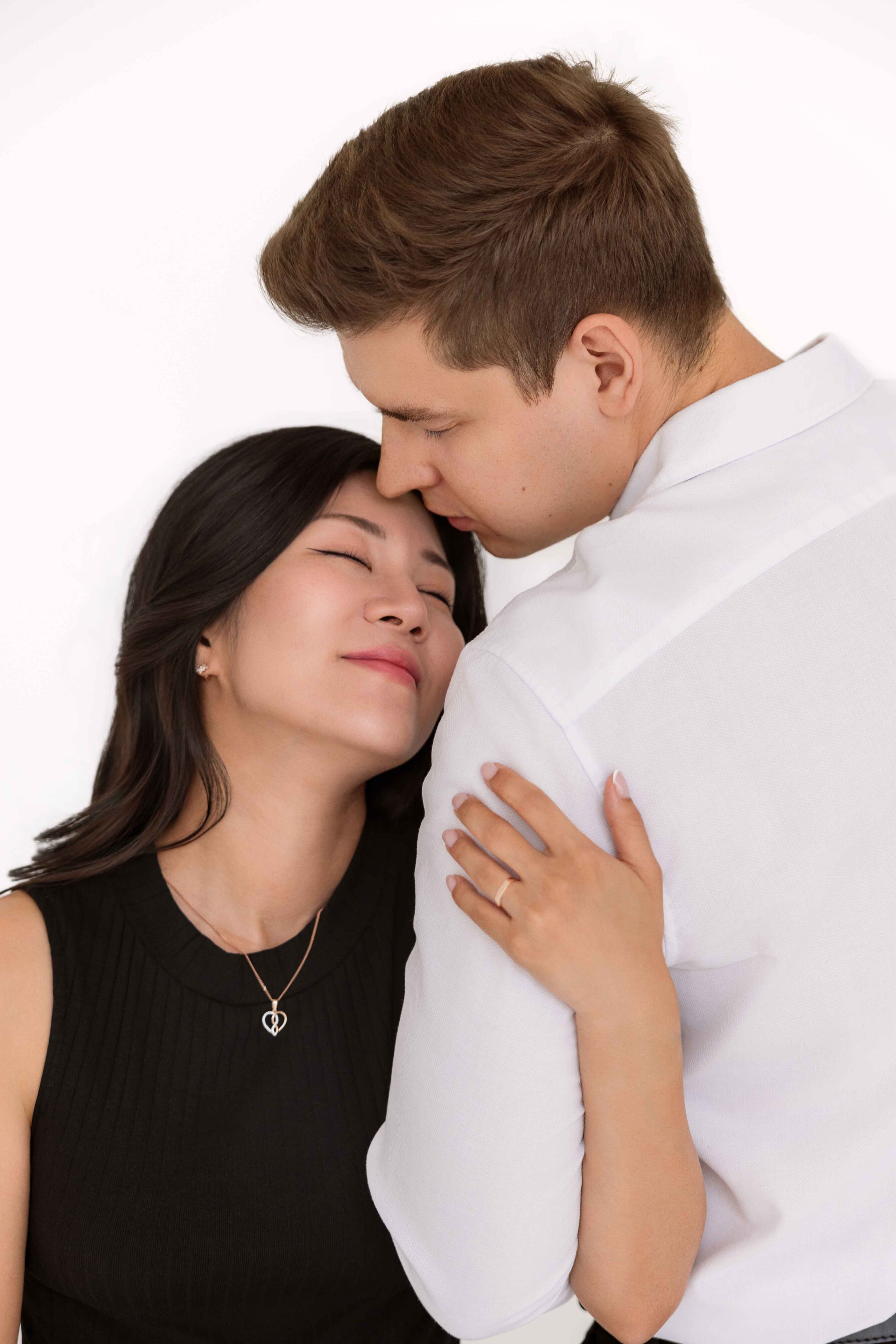 couple photoshoot in france in studio session