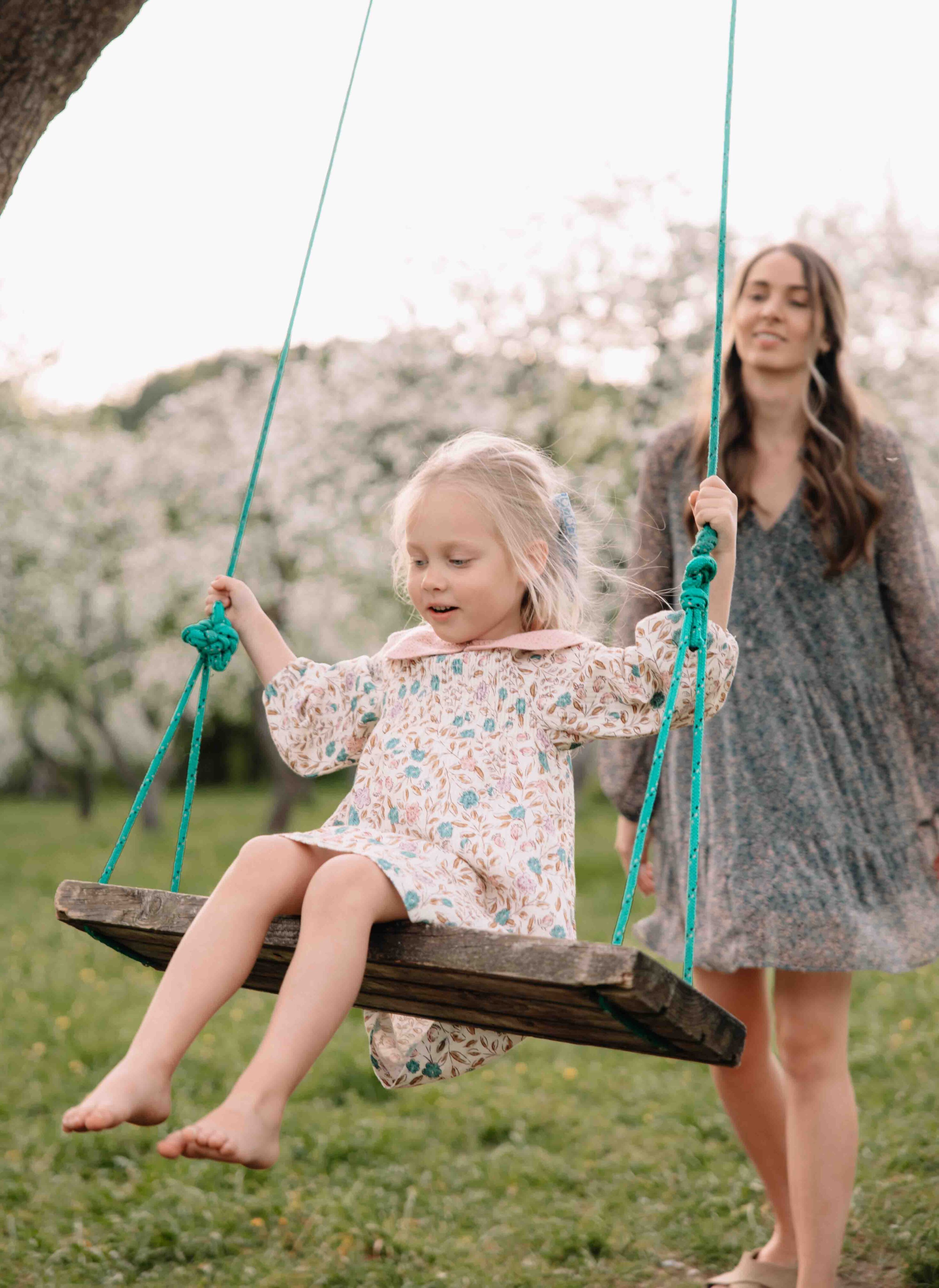 mergaite ant supyniu seimos fotosesija