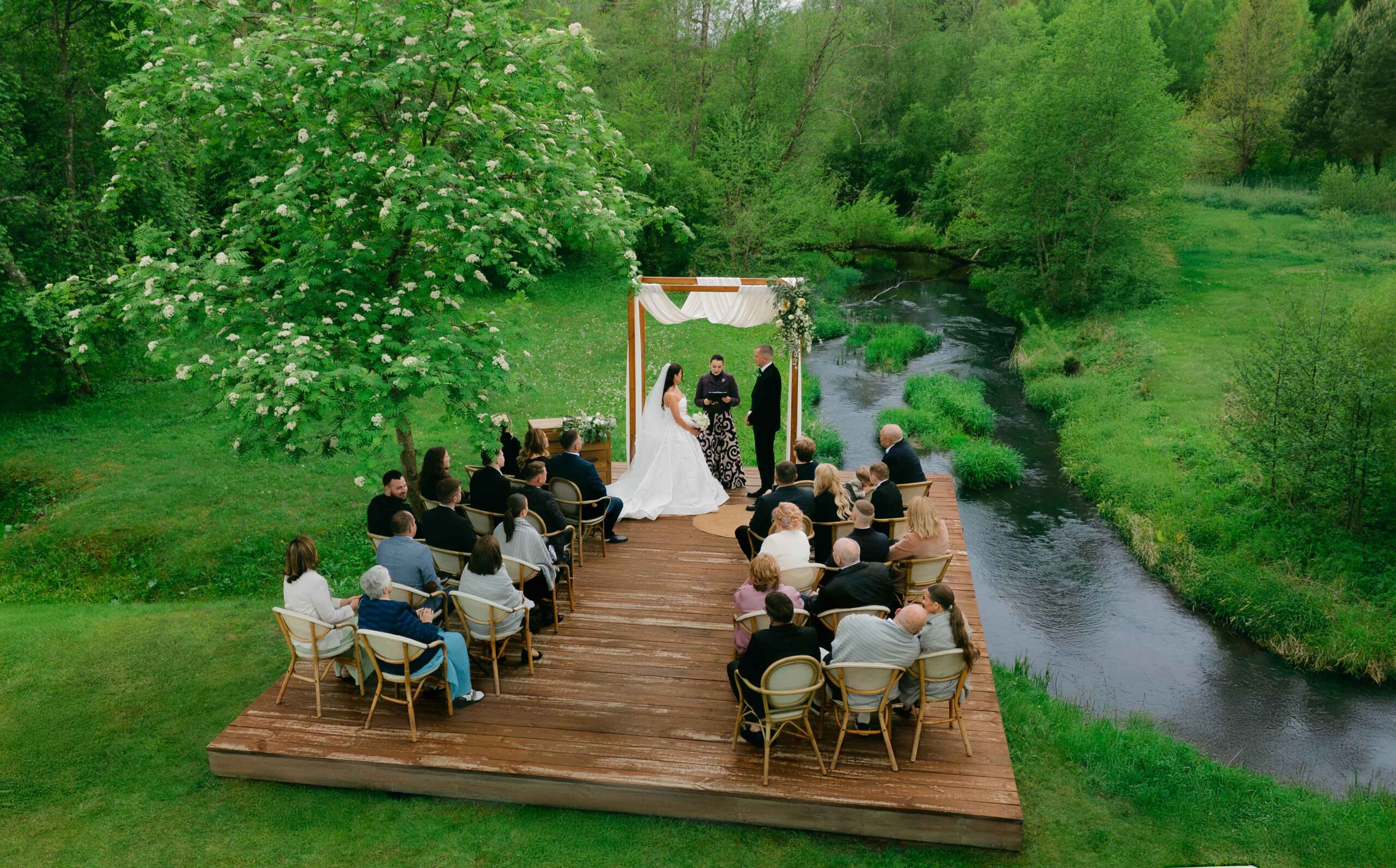 vestuviu ceremonija fazenda sodyboje gamtos sirdyje