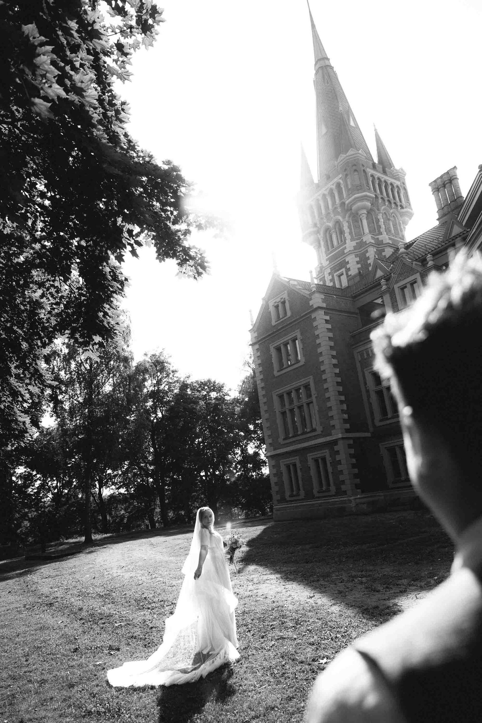 destination wedding photoshoot in castle umbria