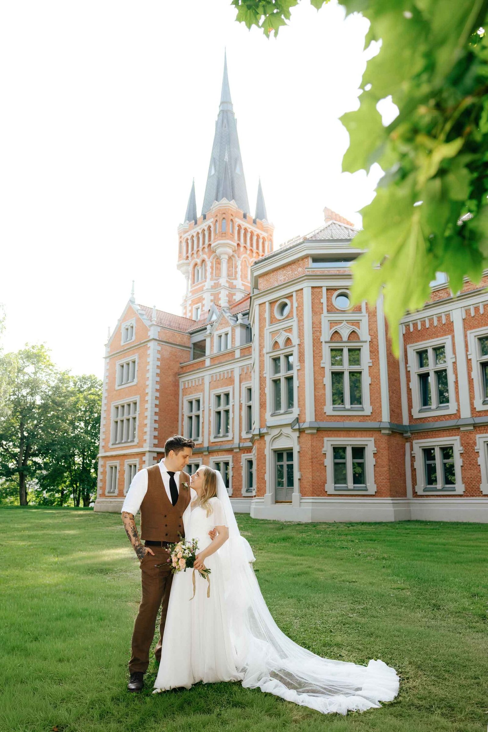 italy wedding photoshoot castle le marche