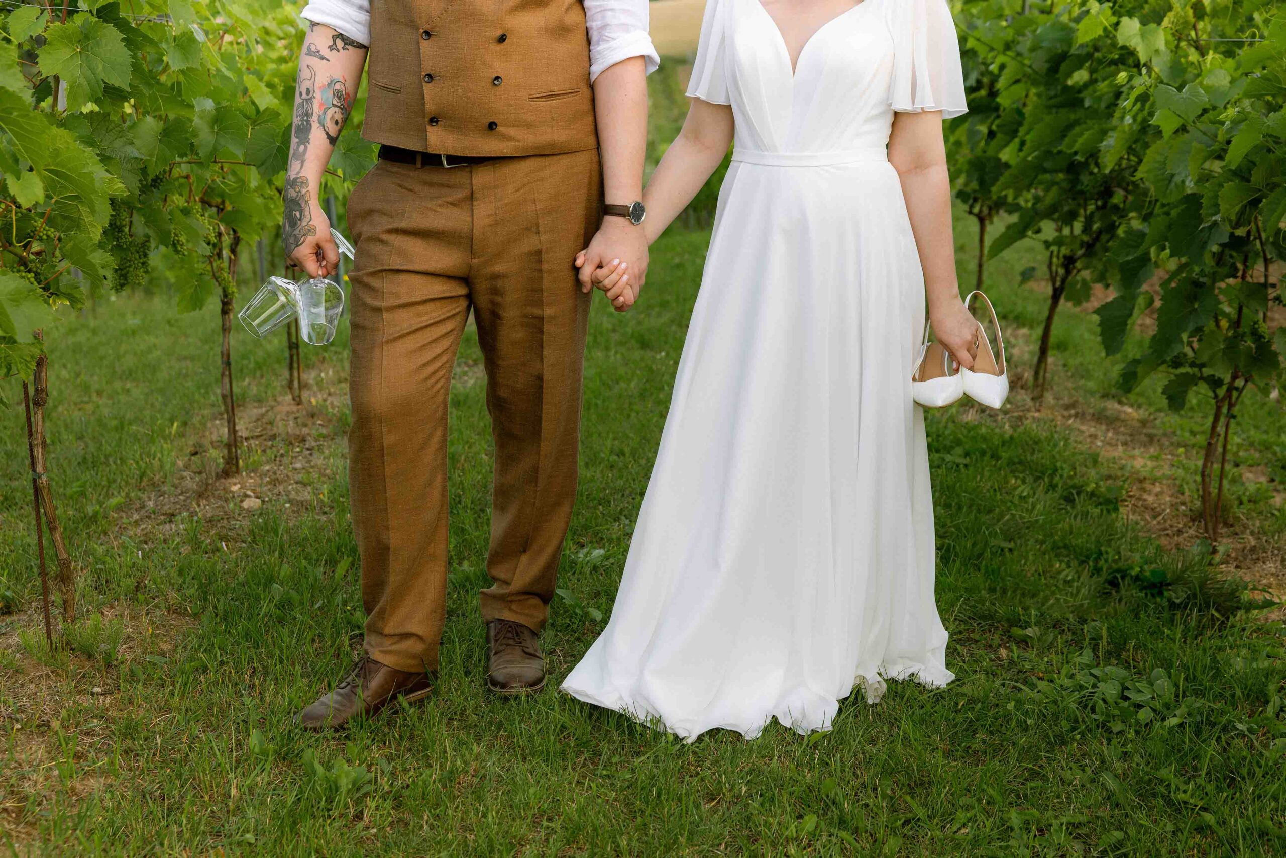 details shot vineyard wedding Abruzzo