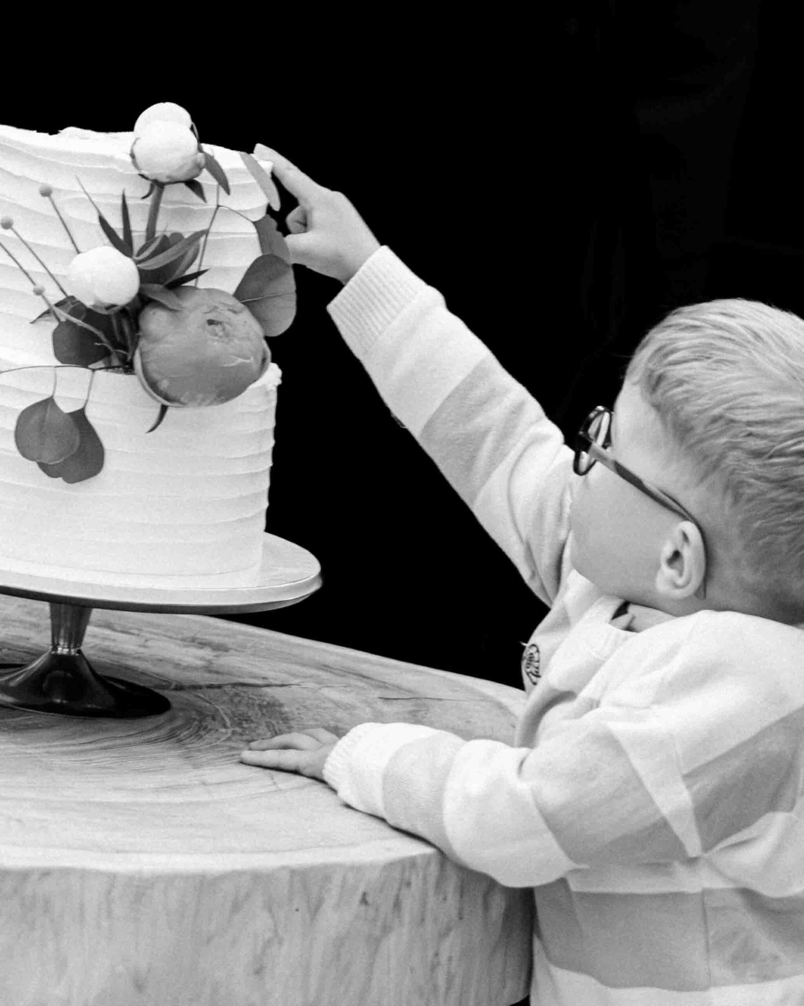 child cake impatient on-wedding